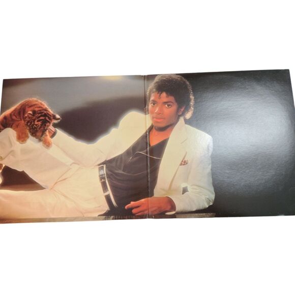 MICHAEL JACKSON THRILLER 1st PRESSING RARE COVER ERROR VINYL RECORD QE 38112 - Picture 2 of 11